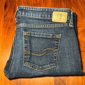 Signature Levi Strauss Low Rise Bootcut Denim Blue Jeans Size 10M